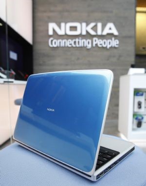 Nokia's new netbook computer, the Booklet 3G, is seen at Nokia corporate headquarters in Helsinki August 24, 2009. The world's top cellphone maker Nokia said on Monday it would start to make laptops, entering a fiercely competitive, but fast-growing market.©Reuters 